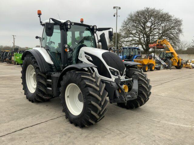 Valtra N154 Active Tractor