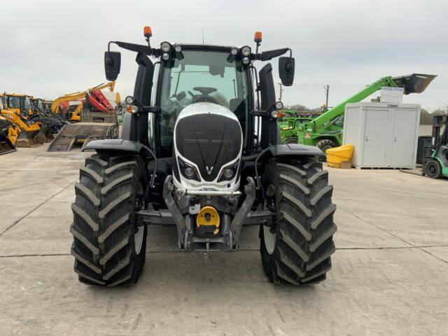 Valtra N154 Active Tractor