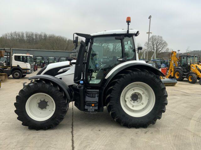 Valtra N154 Active Tractor