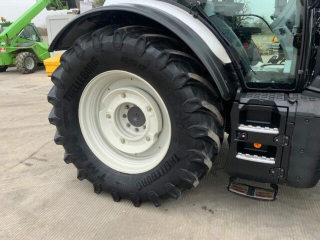 Valtra N154 Active Tractor