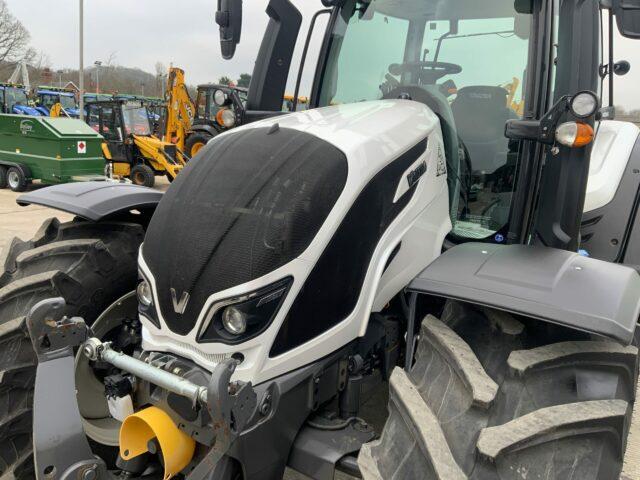 Valtra N154 Active Tractor