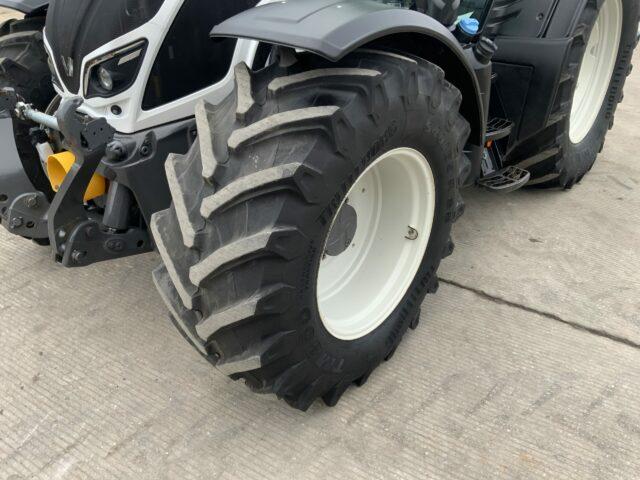 Valtra N154 Active Tractor