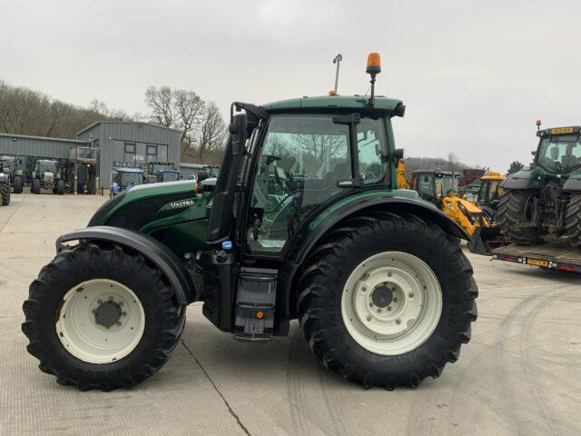 Valtra N174 Direct Tractor (ST22090)