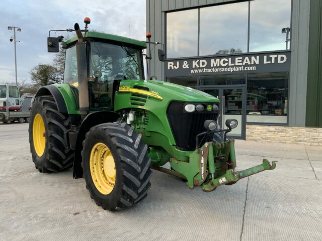 John Deere 7820 Tractor (ST22121)