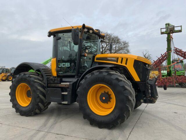 JCB 4220 Fastrac Tractor (ST21895)