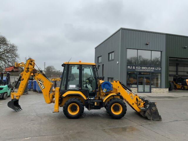 JCB 3CX Compact Wheeled Digger (ST22046)