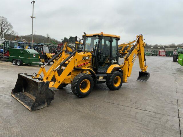 JCB 3CX Compact Wheeled Digger (ST22046)