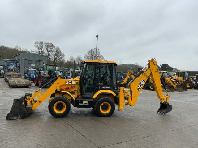 JCB 3CX Compact Wheeled Digger (ST22046)