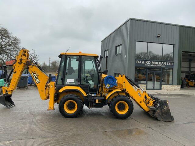 JCB 3CX Compact Wheeled Digger (ST22046)