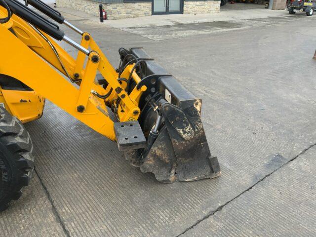 JCB 3CX Compact Wheeled Digger (ST22046)