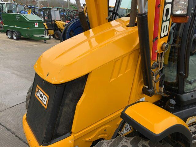 JCB 3CX Compact Wheeled Digger (ST22046)