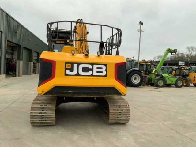 JCB 220X LC Digger (ST21870)