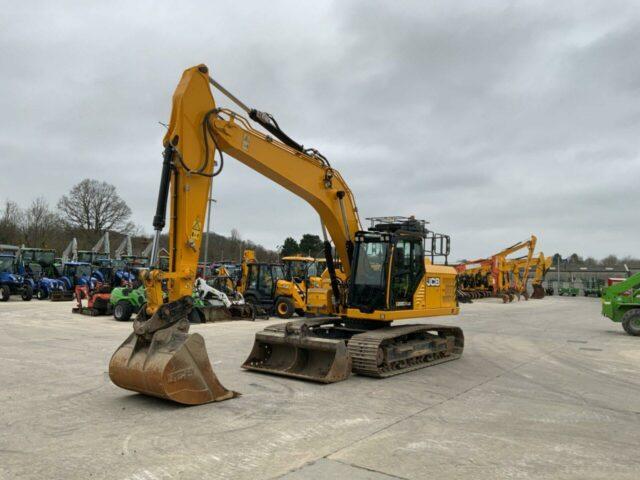 JCB 220X LC Digger (ST21870)