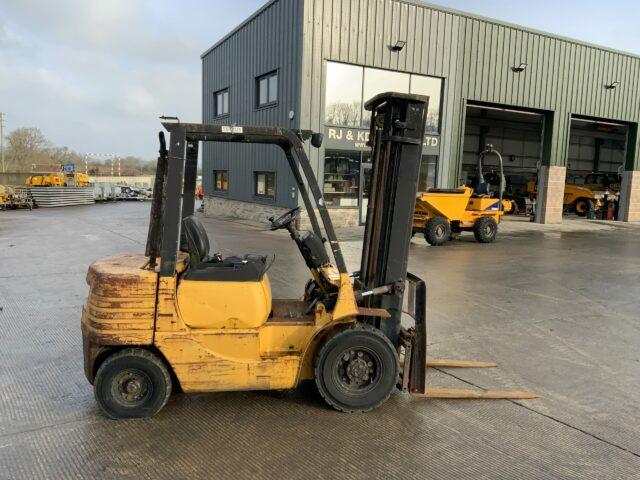 Caterpillar DP25 Forklift (ST21825)