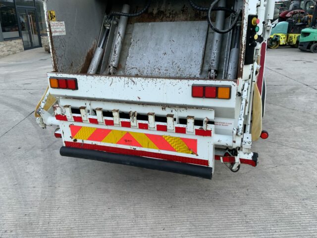 Mitsubishi Fuso 7C15 Canter Bin Lorry (ST22005)