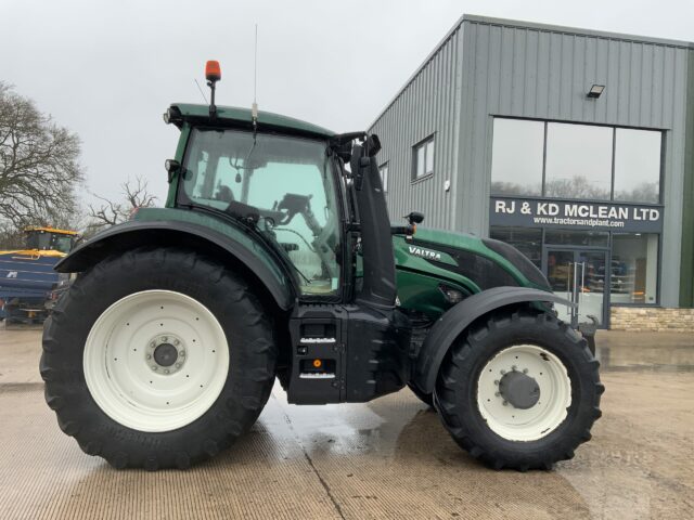 Valtra T214 Versu Unlimited Tractor