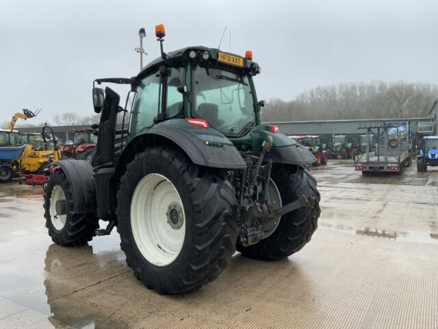 Valtra T214 Versu Unlimited Tractor