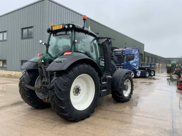 Valtra T214 Versu Unlimited Tractor