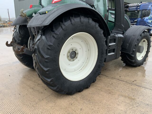 Valtra T214 Versu Unlimited Tractor