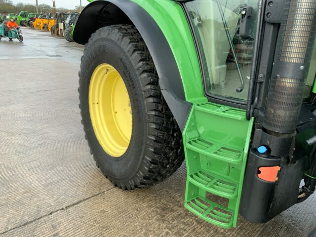 John Deere 6115M Tractor (ST21805)