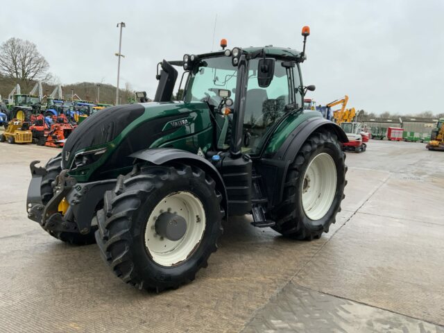 Valtra T214 Direct Tractor