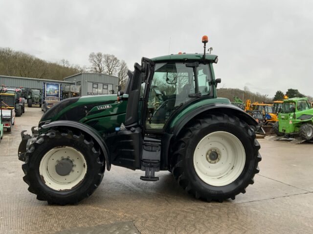 Valtra T214 Direct Tractor