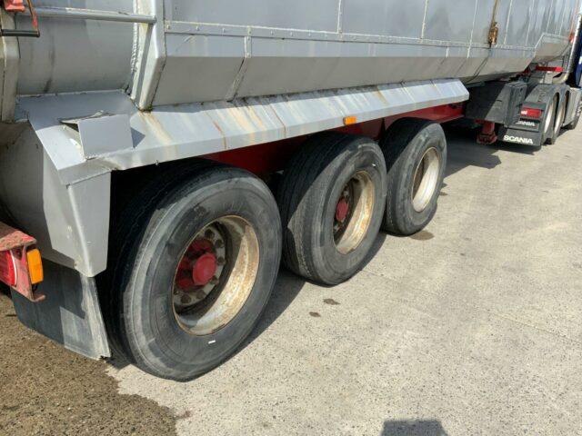 Crane Fruehauf Tri Axle Bulker Trailer (ST19948)