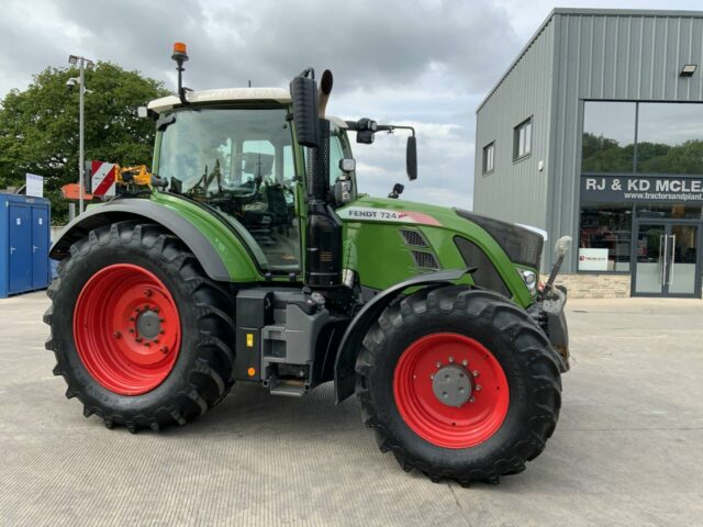 Fendt 724 Profi Plus Tractor (ST18970)