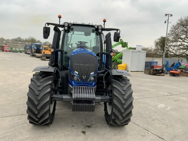 Valtra N154 Active Tractor (ST22242)