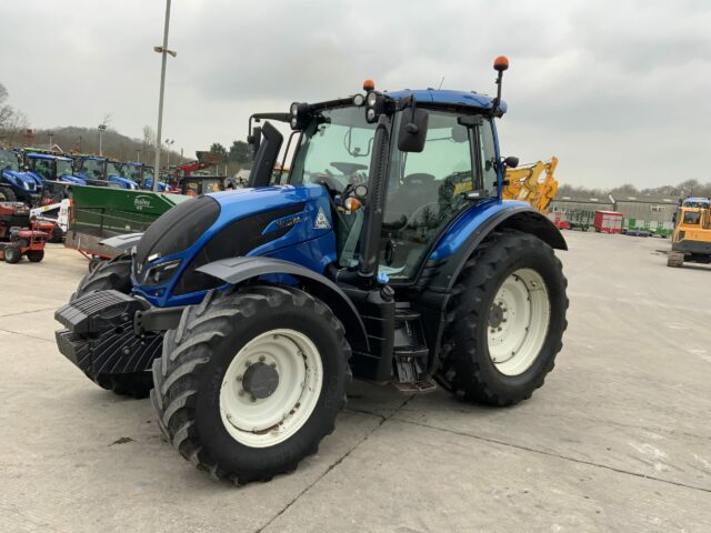 Valtra N154 Active Tractor (ST22242)