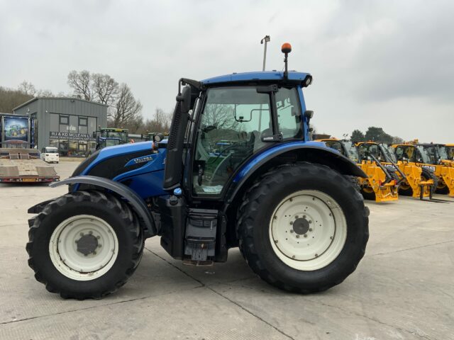 Valtra N154 Active Tractor (ST22242)