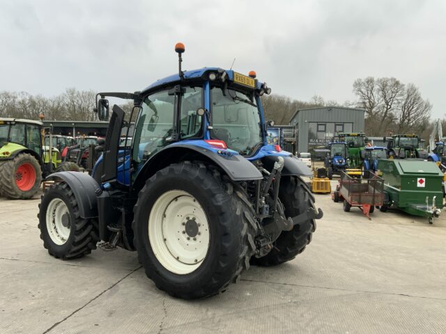 Valtra N154 Active Tractor (ST22242)