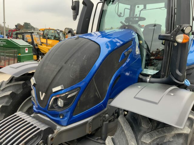 Valtra N154 Active Tractor (ST22242)