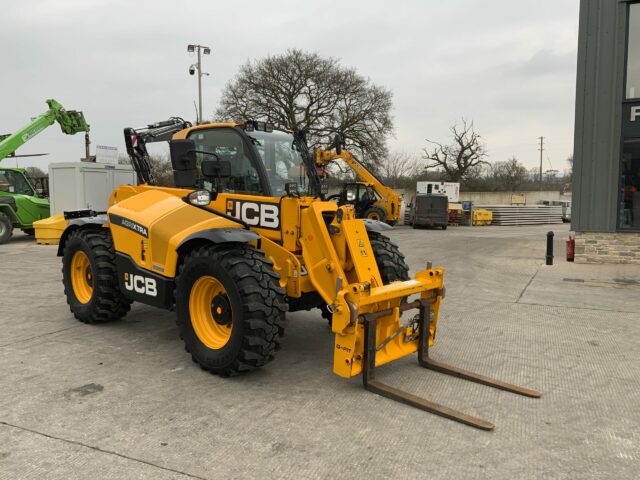 JCB 542-70 Agri Xtra Telehandler (ST21340)