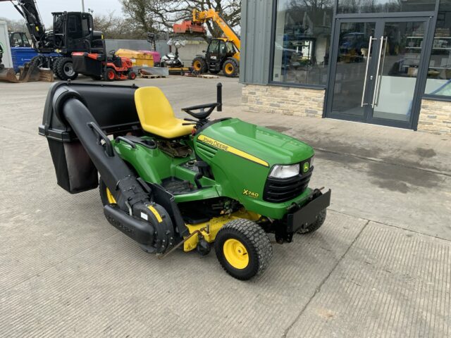 John Deere X740 Ultimate Mower (ST22456)