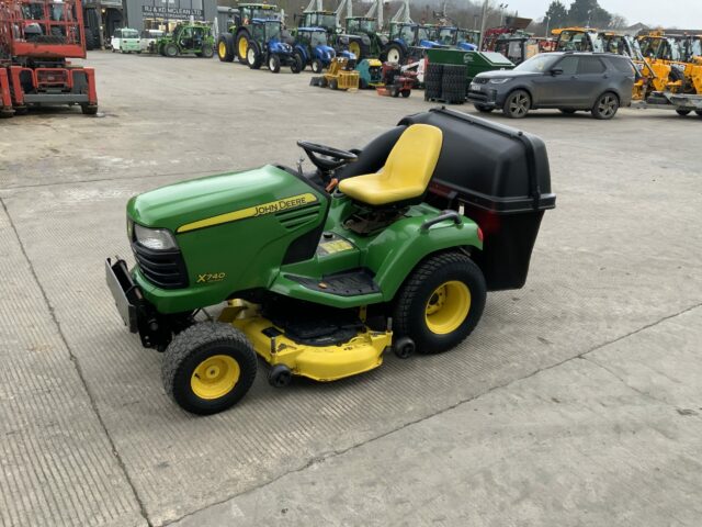 John Deere X740 Ultimate Mower (ST22456)