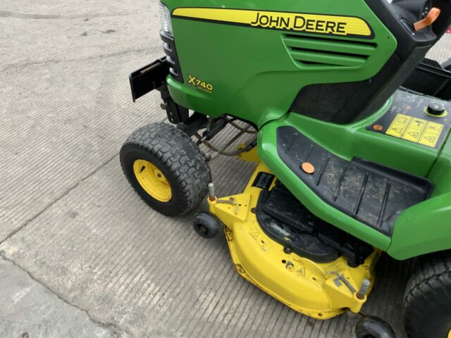 John Deere X740 Ultimate Mower (ST22456)