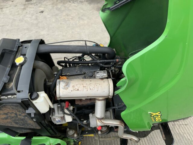 John Deere X740 Ultimate Mower (ST22456)