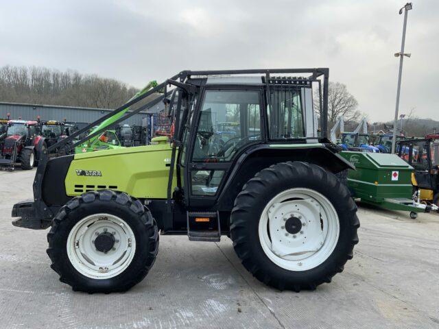 Valtra 6550 Tractor (ST22192)