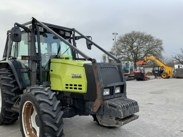 Valtra 6550 Tractor (ST22192)