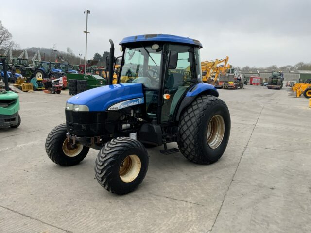 New Holland TD5010 Tractor (ST22200)