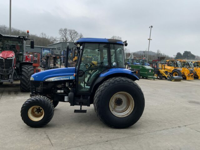 New Holland TD5010 Tractor (ST22200)