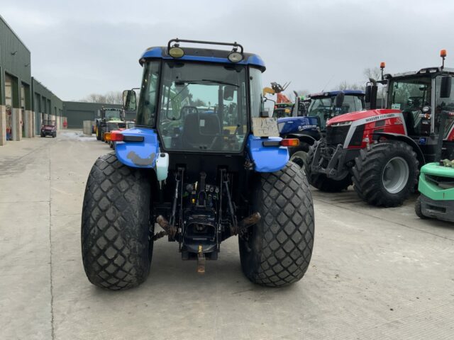 New Holland TD5010 Tractor (ST22200)