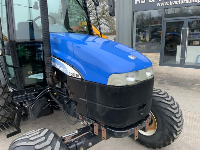 New Holland TD5010 Tractor (ST22200)