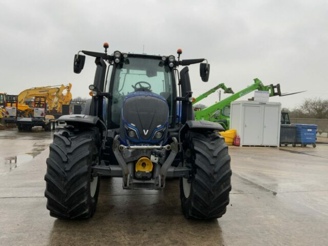 Valtra N174 Active Tractor (ST22241)