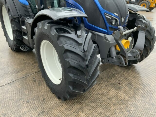 Valtra N174 Active Tractor (ST22241)