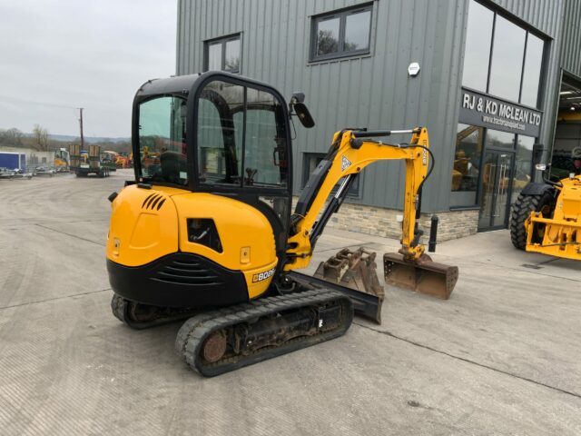 JCB 8026 CTS Digger (ST22337)