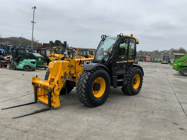 JCB 560-80 Agri Super Telehandler (ST22352)