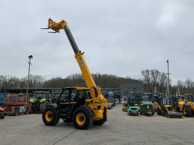 JCB 560-80 Agri Super Telehandler (ST22352)