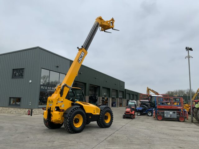 JCB 560-80 Agri Super Telehandler (ST22352)